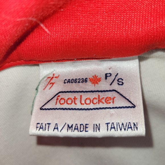 Foot Locker Canada Vintage Jacket Full Zip Men's size Small - Picture 3 of 4